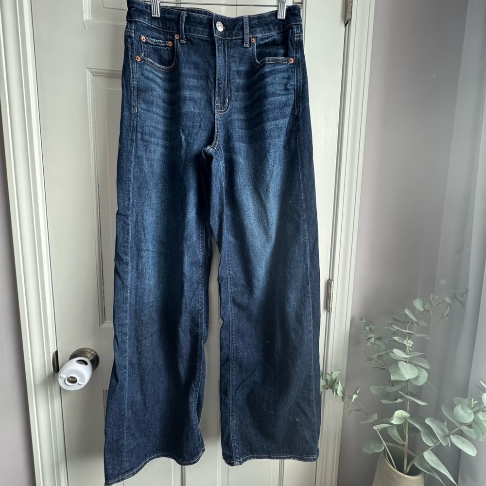 AE Dreamy drape wide legged jeans sz 4